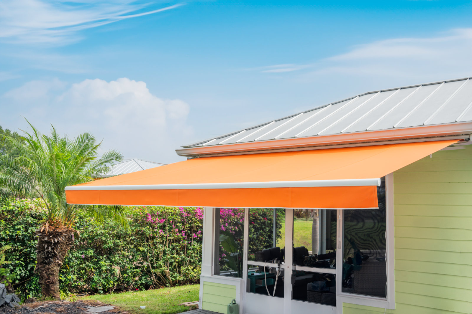 Motorized Retractable Awnings